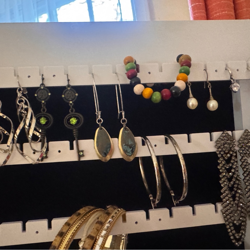 Colorful Beaded Necklace and Silver Earrings Set